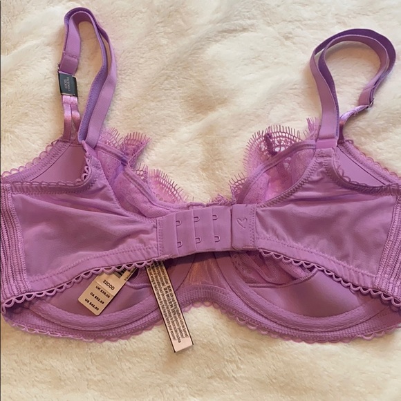 VS unlined bra- NEVER WORN - Picture 2 of 2